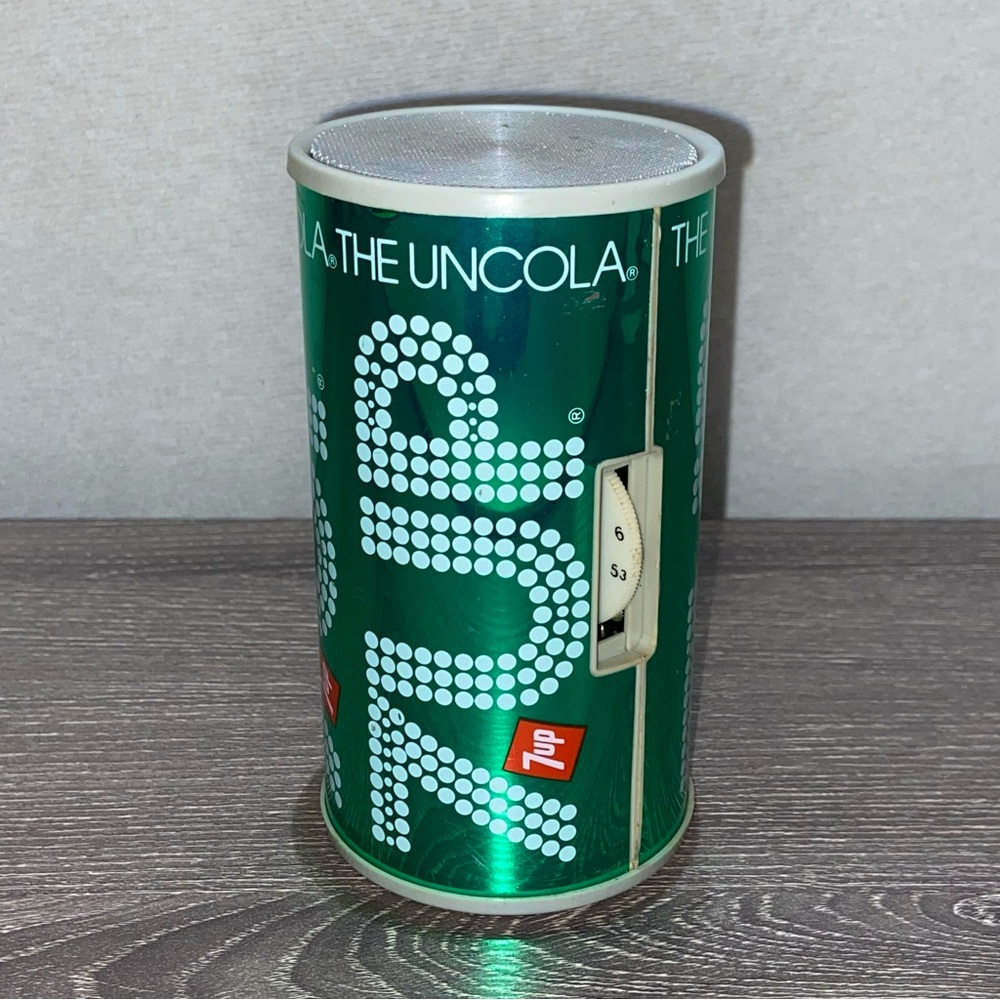 VINTAGE RARE 7UP Working Radio Green Soda Can The Uncola 4.75”